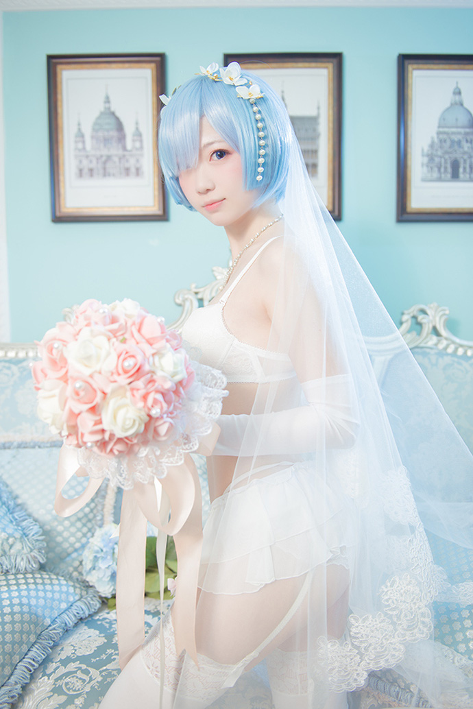 Cosplay Rem trong Re:Zero càng nhìn càng thấy kích thích
